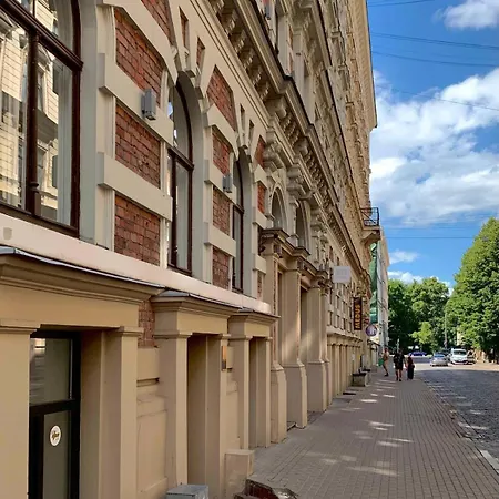 Апартаменты Charming With Rooftop View Рига